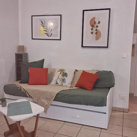 Les Cigalines Tres Proche Village Natu Vakantiehuis